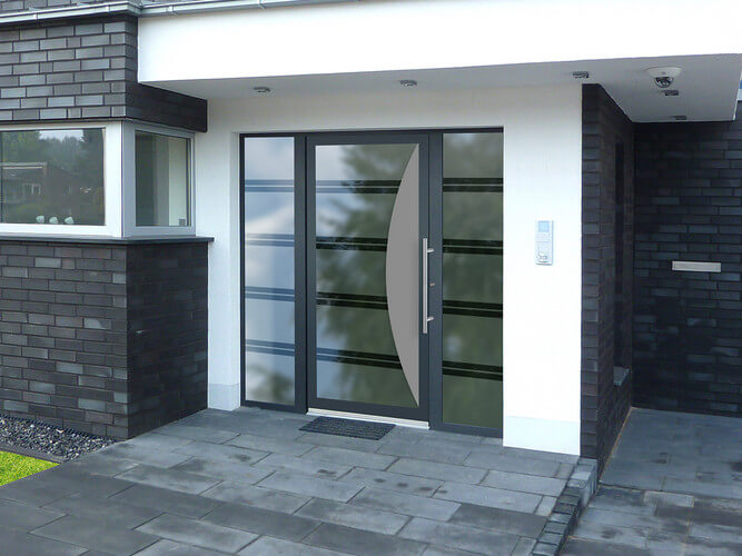 Eine Haustür von außen